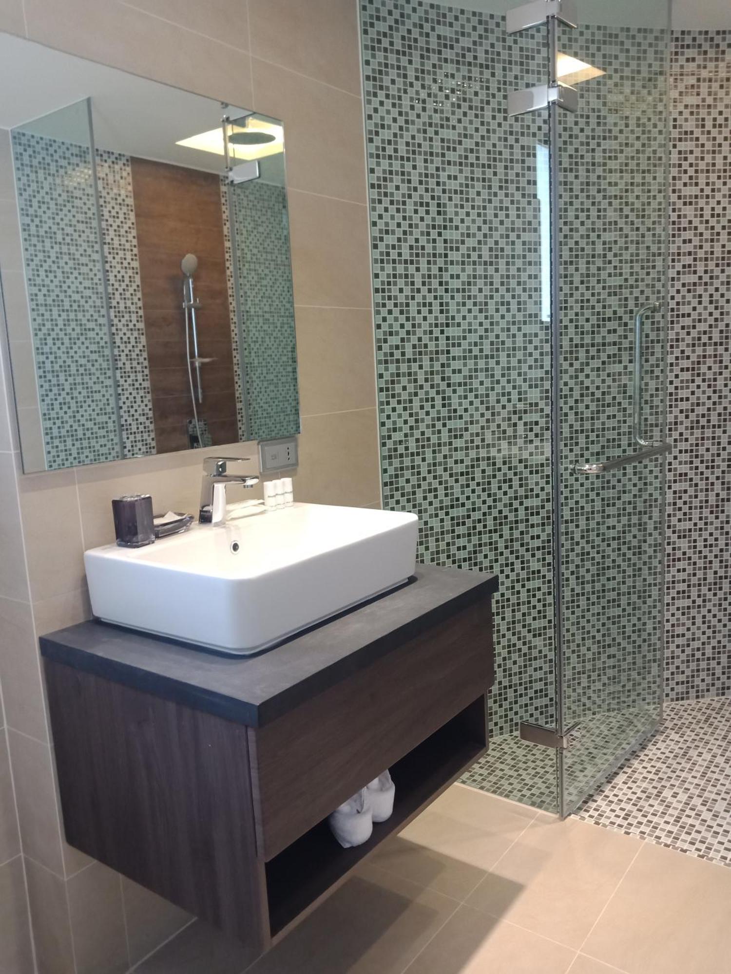 Lets Phuket Twin Sands Resort & Spa Patong المظهر الخارجي الصورة
